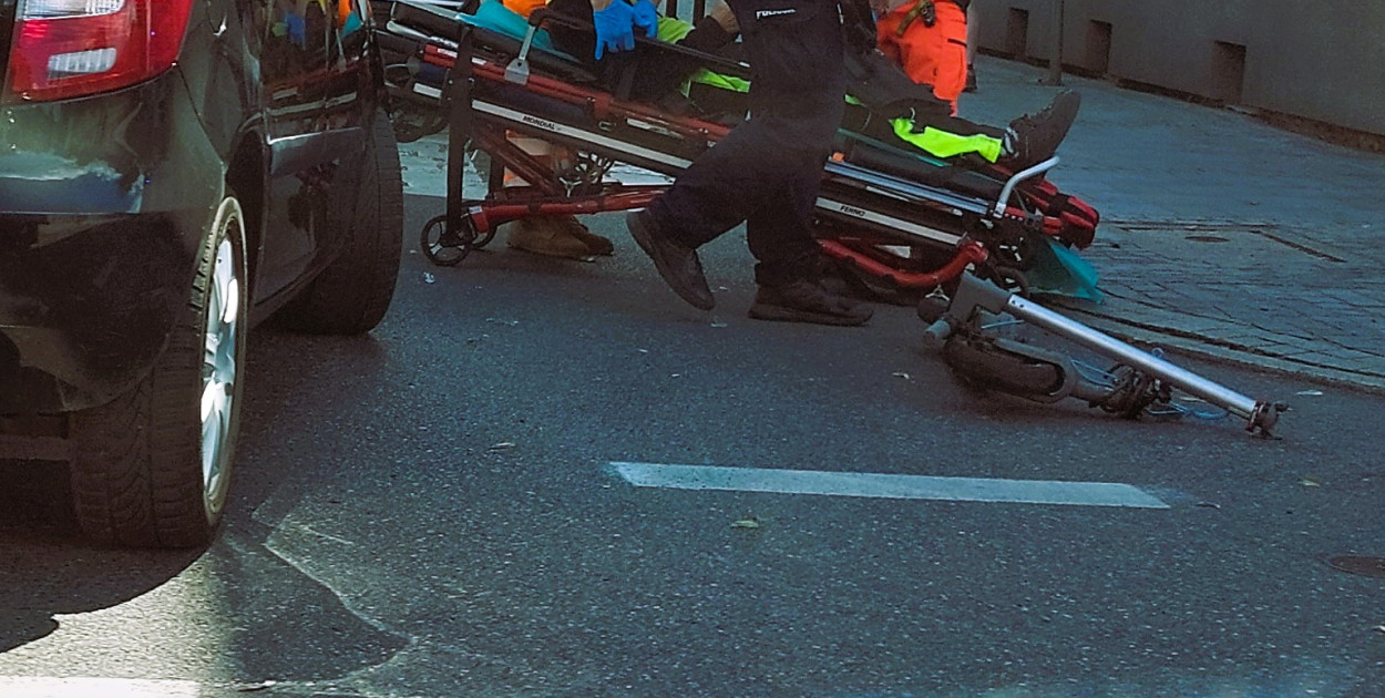 Tarnowskie Góry. 18-latka potrąciła jadącego na elektrycznej hulajnodze mężczyznę. Fot. Tygodnik Gwarek