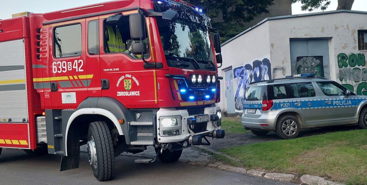 Na miejsce zostali zadysponowani strażacy z JRG Tarnowskie Góry oraz OSP Zbrosławice. Fot. OSP Zbrosławice