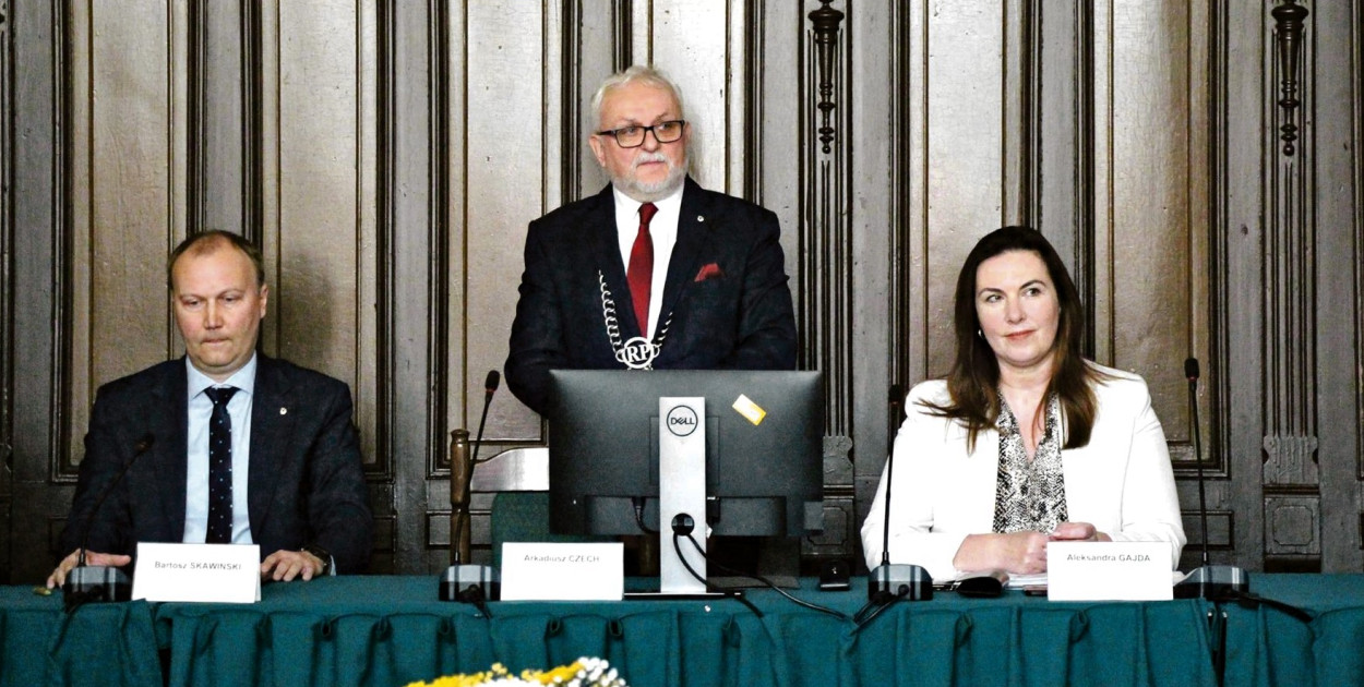 Samorządowcy raz w roku składają oświadczenia majątkowe. Ile zarabiają? Fot. Archiwum Gwarka