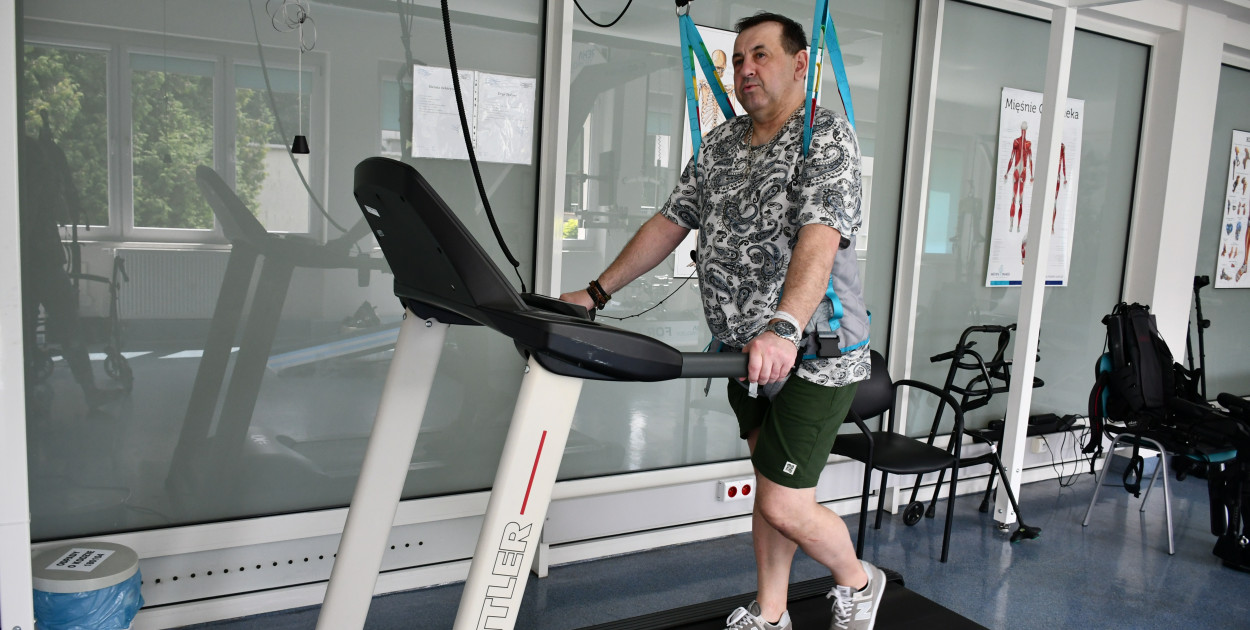 Nowoczesny sprzęt znacząco wspiera proces usprawniania pacjentów.Fot. Elżbieta Kulińska