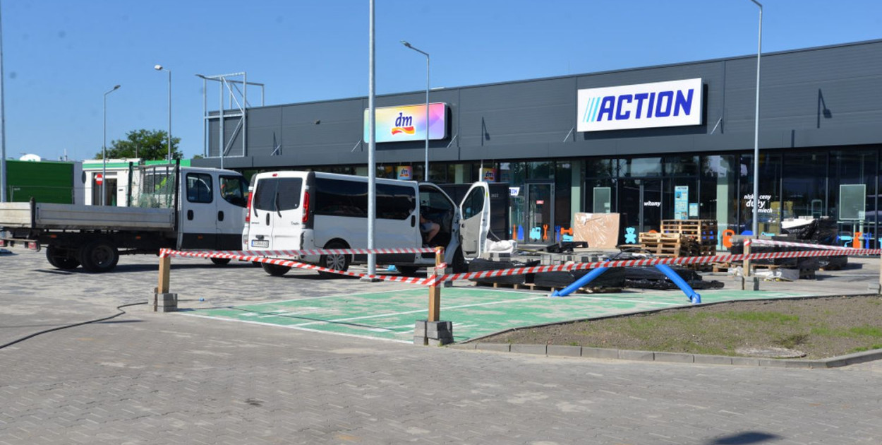 Centrum handlowego w Lasowicach nie otwarto w terminie. Fot. Agnieszka Reczkin