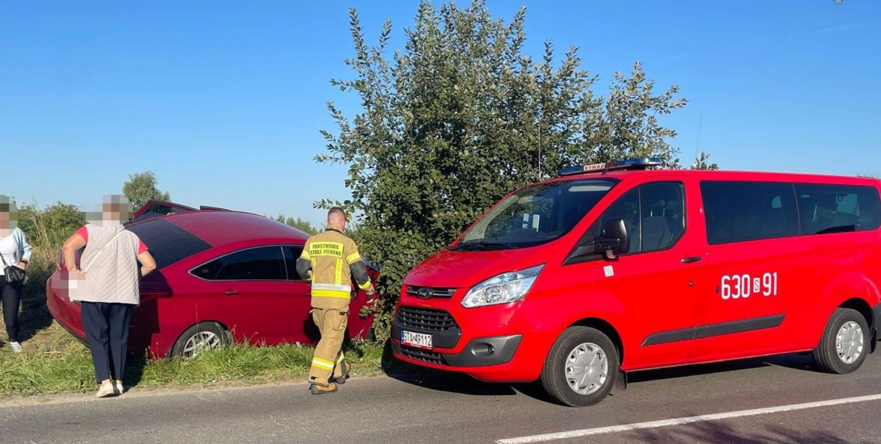 Kolejny wypadek w gminie Zbrosławice. Służby z Tarnowskich Gór zostały wezwane do Ptakowic. 