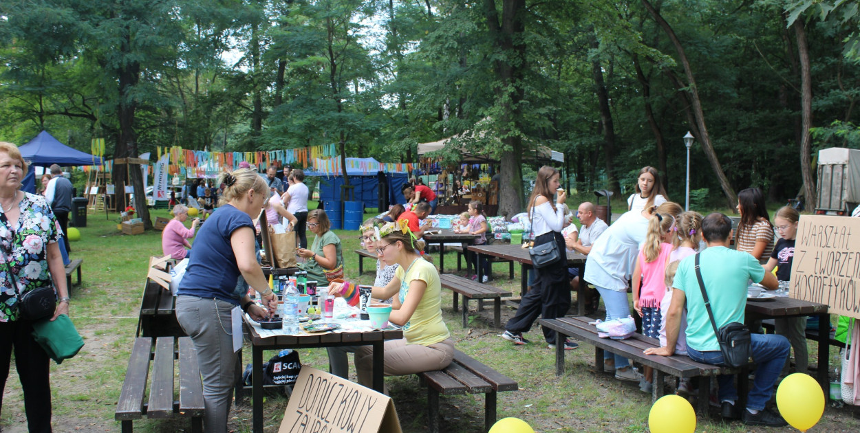 Tak się bawiono na wcześniejszej edycji Pikniku na Łączce. Fot. GOKSIR Krupski Młyn