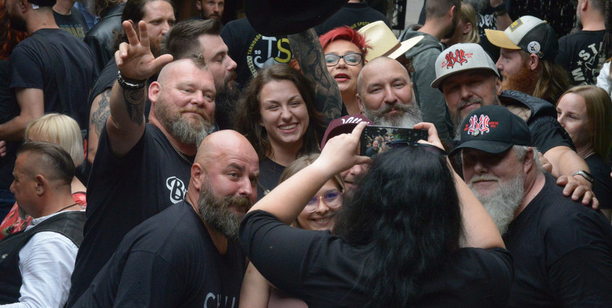 Stara Stajnia u Wojtachy była miejsce wielu imprezy, które na długo pozostały w pamięci uczestników. Na zdjęciu  Tarnogórskie Spotkanie Brodaczy 6.1. Fot. Jarosław Myśliwski