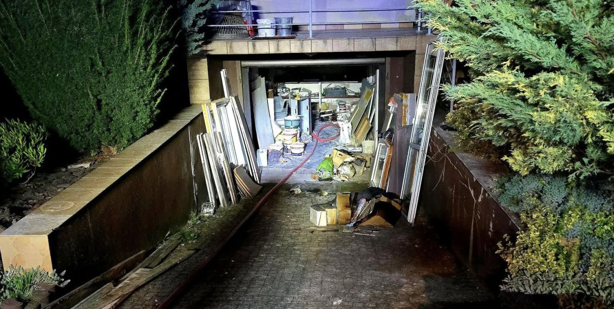 Zdjęcie z pożaru w Strzybnicy z archiwum OSP Florian, z zatrzymania mieszkańca Pyskowic - z archiwum policji