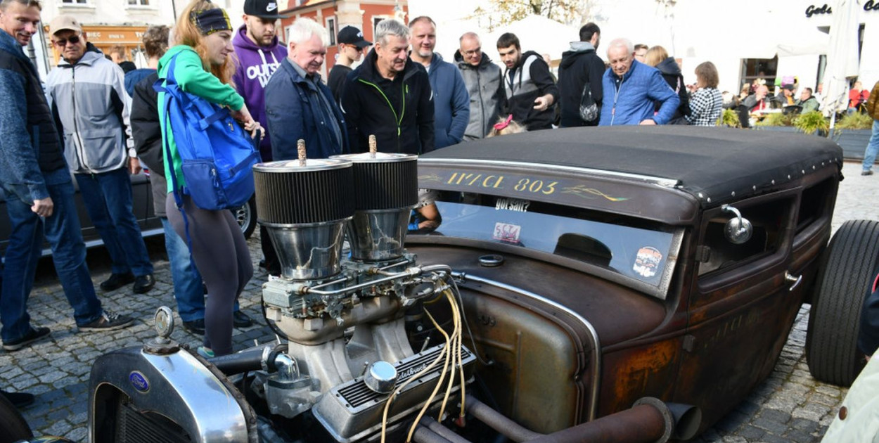 W niedzielę na rynku w Tarnowskich Górach zaparkują zabytkowe pojazdy. Fot. Archiwum Gwarka