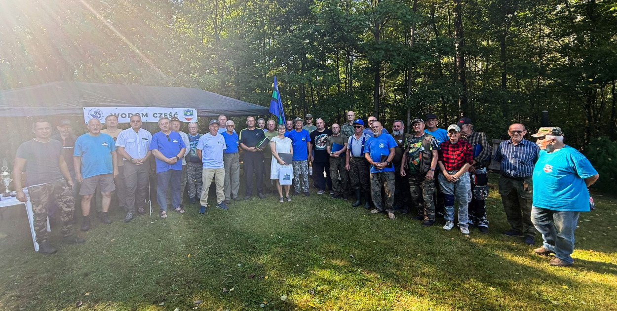 Nad zalewem Chechło-Nakło odbyły się uroczystości związane z 75-leciem Koła Polskiego Związku Wędkarskiego nr 59 Tarnowskie Góry. Fot. PZW Tarnowskie Góry