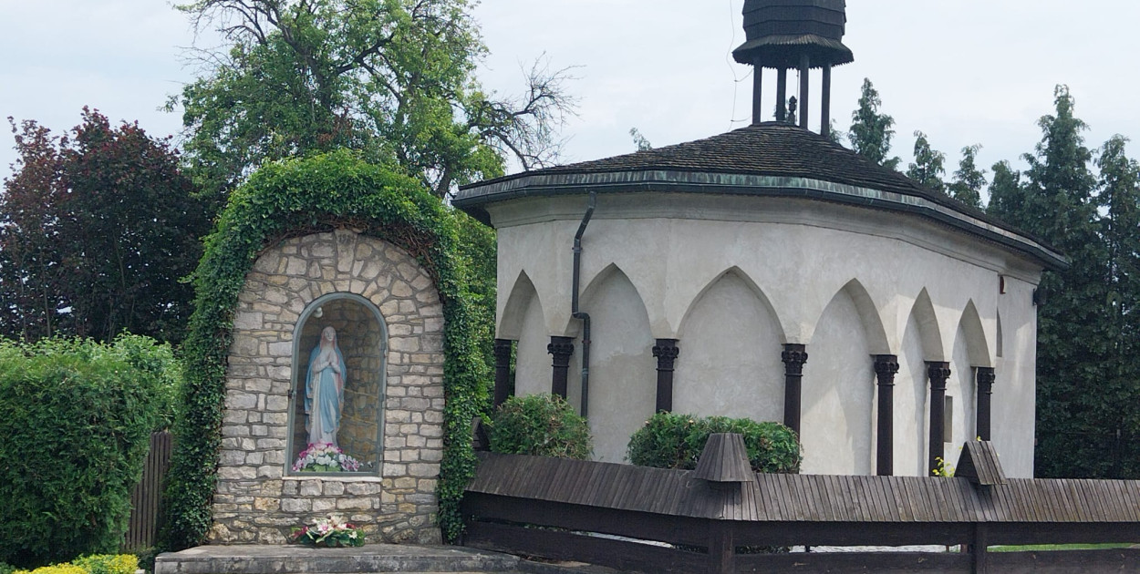 Kaplica Grobu Pańskiego w Potępie to zabytek wyjątkowy. Został też odrestaurowany zgodnie z arkanami sztuki. Niestety złodziej ukradli miedziane rynny. 