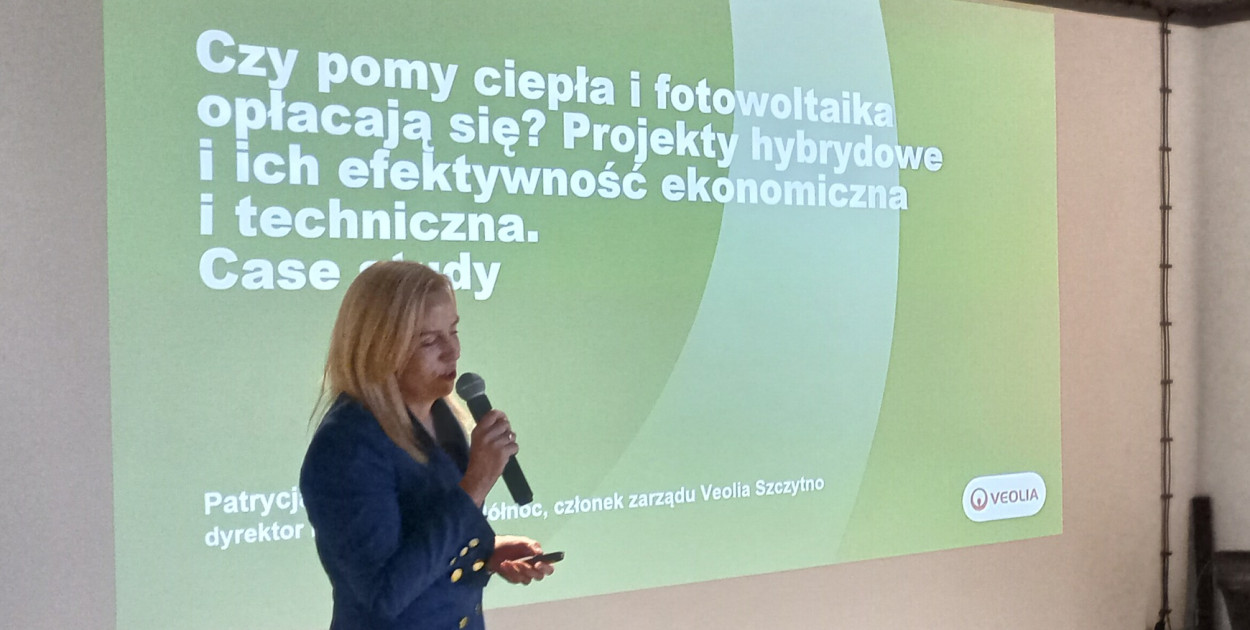 We wtorek, 30 września w wyjątkowej scenerii Muzeum Motoryzacji Czarnohucka10.pl w Tarnowskich Górach odbyła się konferencja Zielona transformacja biznesu: Innowacyjne rozwiązania OZE dla przedsiębiorstw Śląska. Fot. IPH Tarnowskie Góry