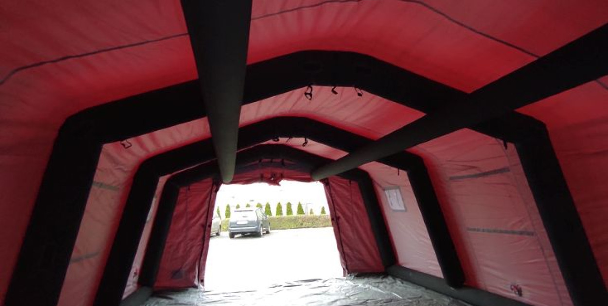 Na liście zakupów są m.in. namioty pneumatyczne. Zdjęcie ilustracyjne, archiwum PSP