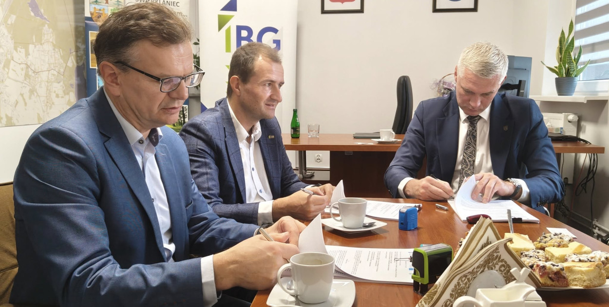Umowa podpisana. Fot. Archiwum UG Świerklaniec