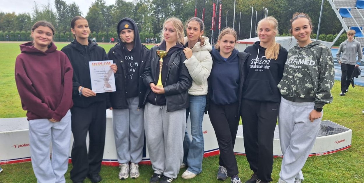 Zdjęcia: archiwum II LO