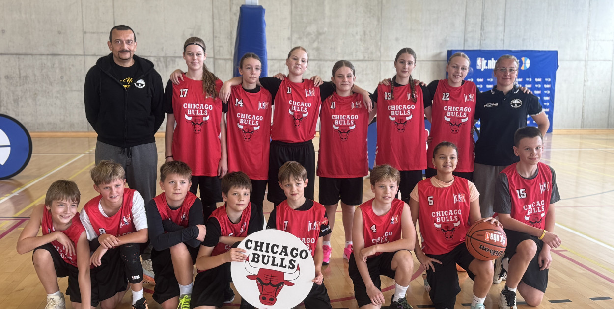 Zawodnicy KKS Tarnowskie Góry w barwach Chicago Bulls rozegrali trzy mecze i wszystkie wygrali. Fot. Archiwum klubu