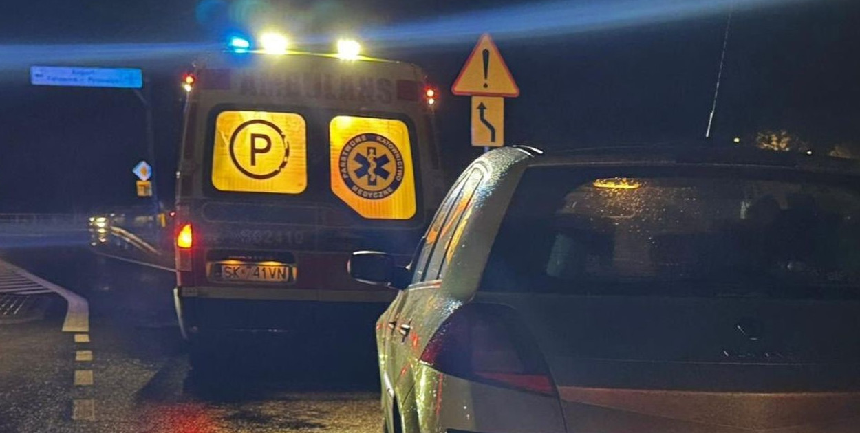 Na DK78 w Świerklańcu doszło do potrącenia pieszego. Fot. Policja Tarnowskie Góry