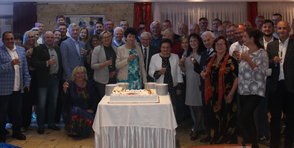 W październiku Amatorska Sekcja Tenisa Stołowego w Tarnowskich Górach obchodziła 40-lecie sportowej działalności. Fot. Archiwum ASTS