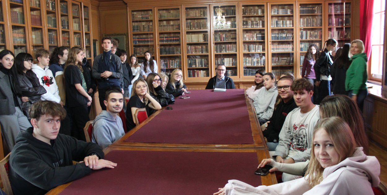 I Liceum Ogólnokształcące im. Stefanii Sempołowskiej w Tarnowskich Górach oraz Karlovačka Gimnazija w Sremskich Karłowicach w serbskiej Wojwodinie podpisały umowę o współpracy. Fot. Archiwum szkoły