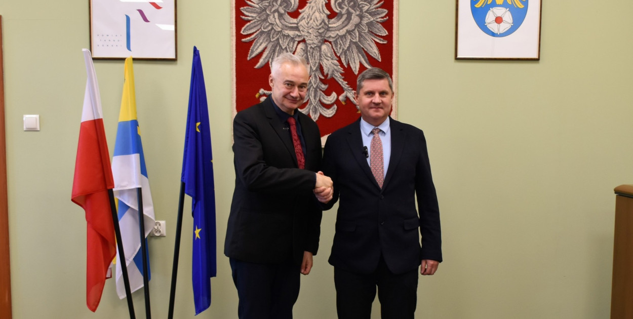 W sprawie przebudowy spotkali się starosta Adam Chmiel i burmistrz Tomasz Respondek. Fot. Archiwum starostwa