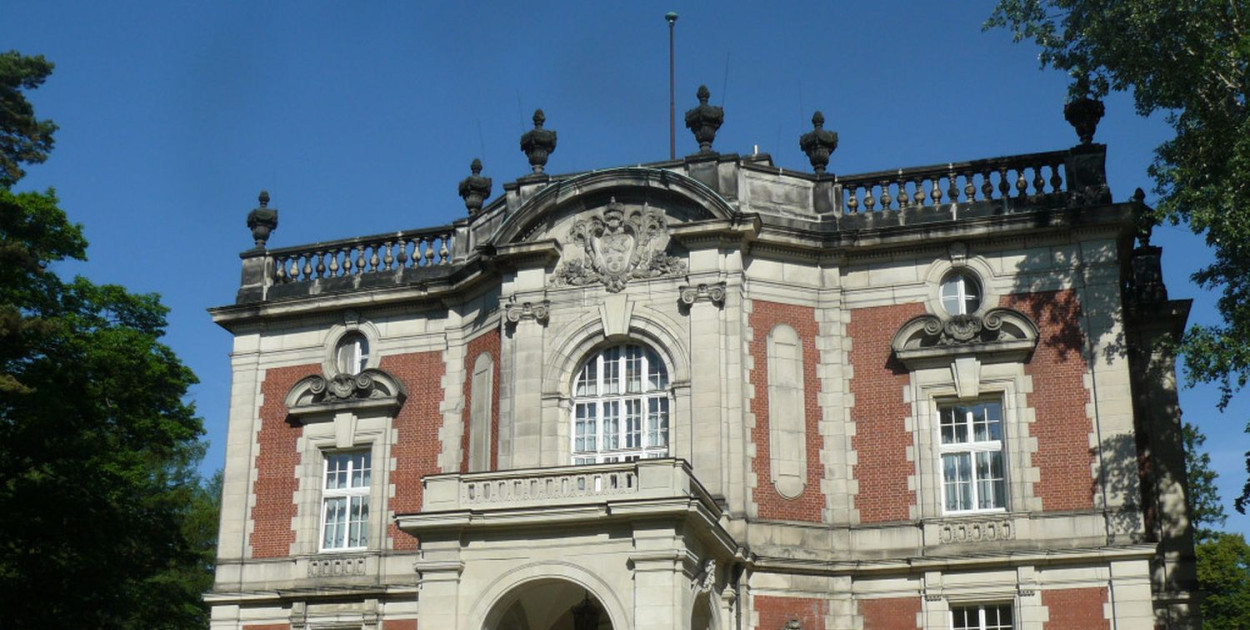 Dach zabytkowego Pałacu Kawalera w Świerklańcu ma iść do remontu. Fot. Archiwum Gwarka