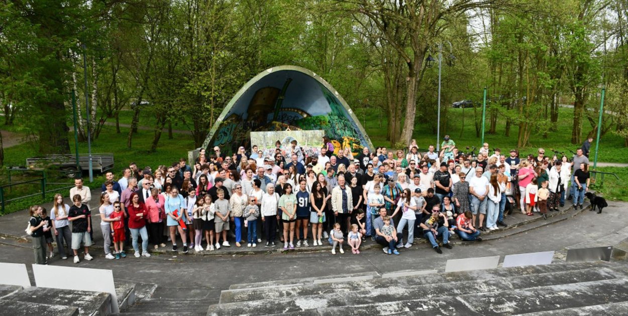 O muszli w Parku Hutnika nie zapomniano m.in. dzięki organizowanemu raz w roku Zdjęciu Grupowemu. Fot. Rafał Biczysko