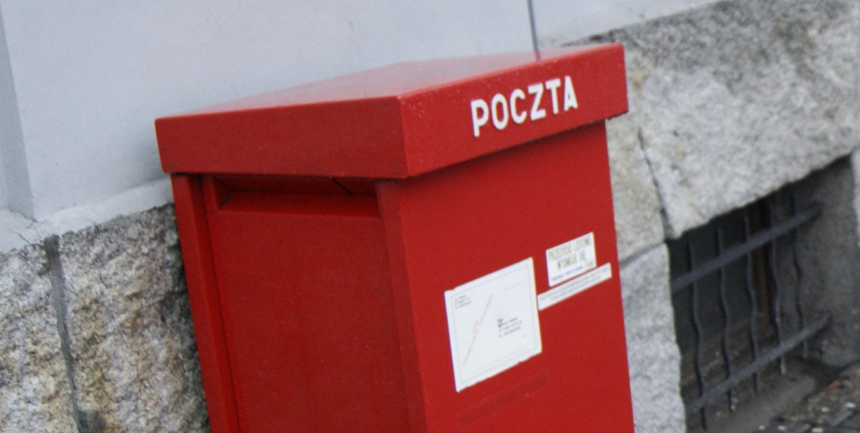 Urząd Miejski w Tarnowskich Górach ogłosił przetarg na świadczenie kompleksowych usług pocztowych na potrzeby magistratu w 2026 roku. Fot. Gwarek