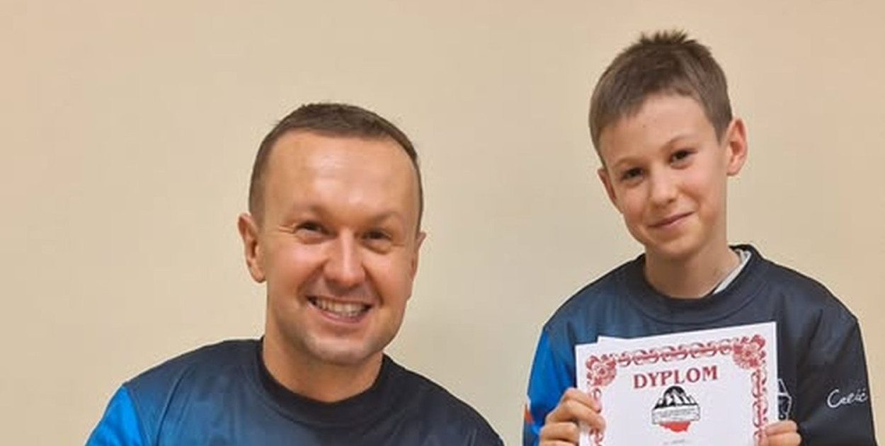 Tata z synem zdobyli Koronę Gór Polski. Brawa dla Adama i Piotra Abramowiczów. Fot. Archiwum UM Tarnowskie Góry