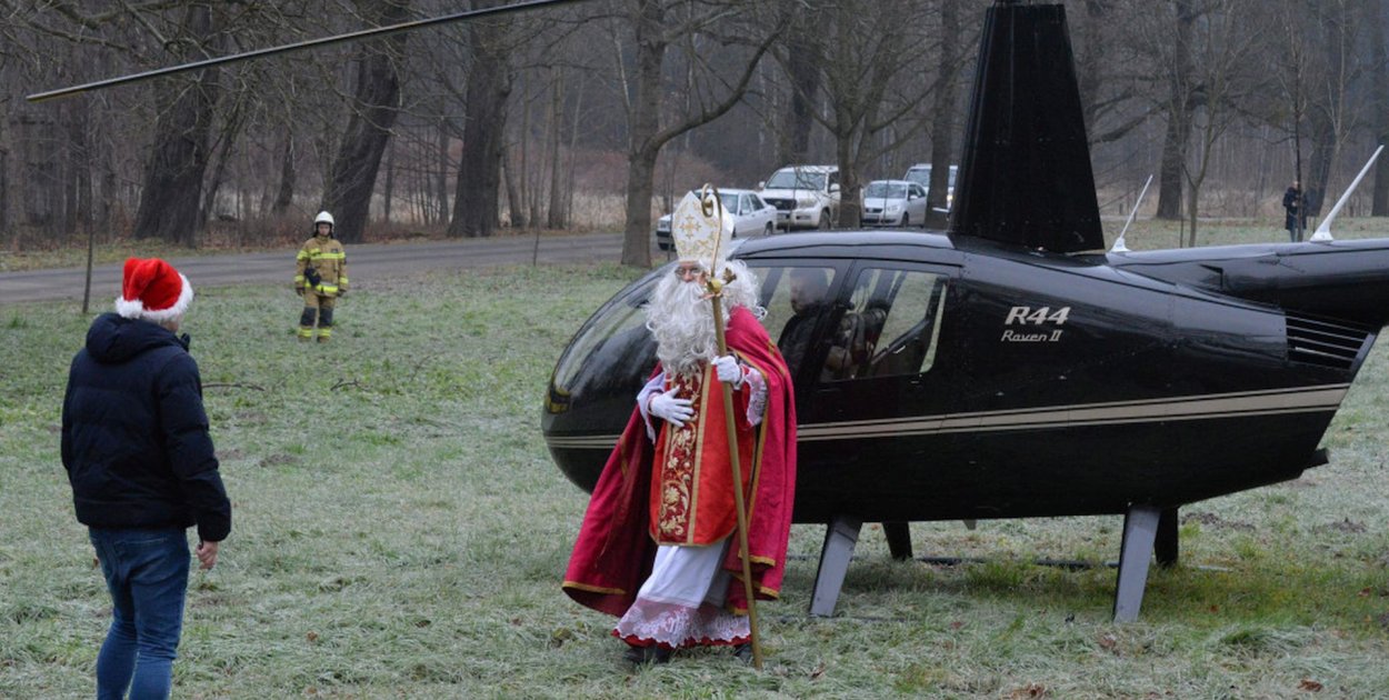 Rok temu Mikołaj pojawił się w Nakle Śląskim, lecąc niewielkim R44 Robinsonem. Tegoroczna edycja zapowiada się znacznie bardziej widowiskowo – przylot odbędzie się 7-osobowym śmigłowcem Airbusa. Fot. Jarosław Myśliwski