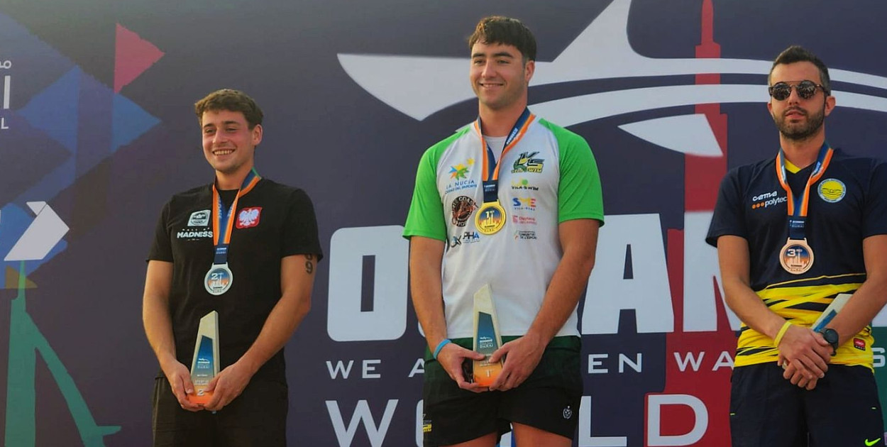 Mistrzostwa Świata OCEANMAN 2025 w Dubaju. Michał Tomaszowski z Nowego Chechła zdobył dwa srebrne medale. Fot. Archiwum