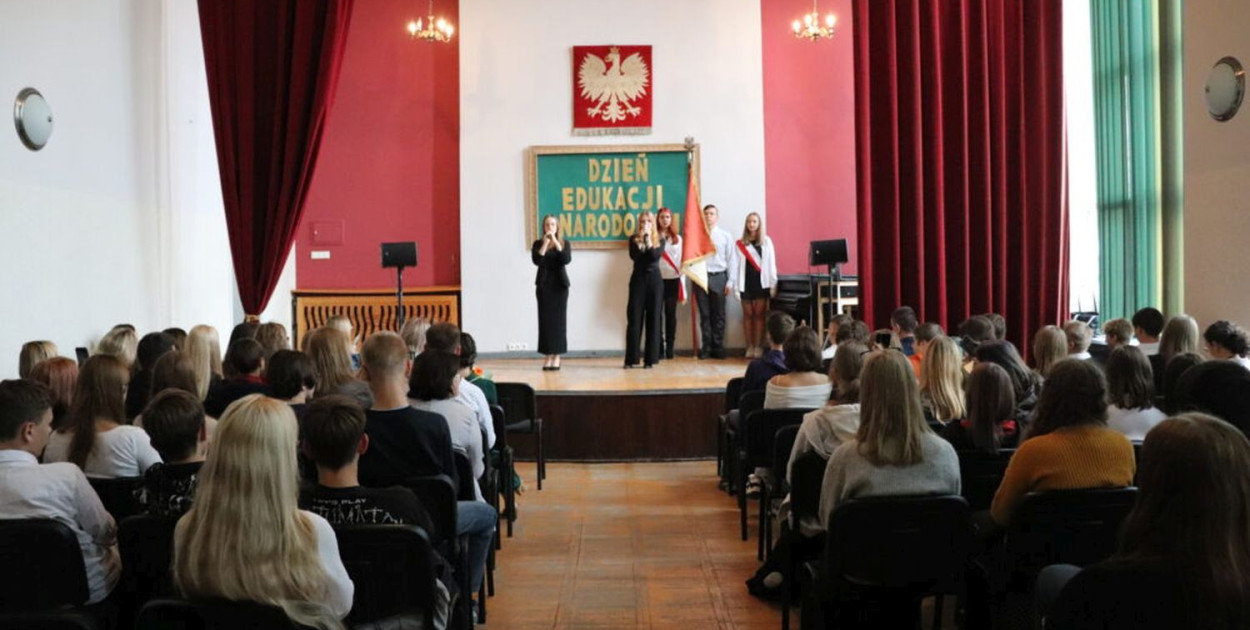 Wśród projektów są m.in. modernizacja placu zabaw, modernizacja szkolnej auli i kasa biletowa. Zdjęcia: archiwum MOSiR-u, Gwarka, UM Radzionków