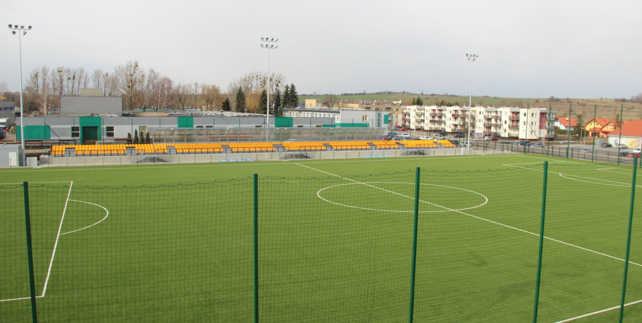 Wśród projektów są m.in. modernizacja placu zabaw, modernizacja szkolnej auli i kasa biletowa. Zdjęcia: archiwum MOSiR-u, Gwarka, UM Radzionków