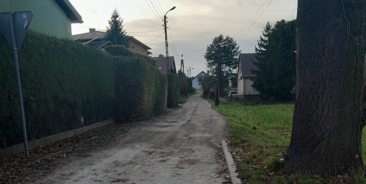 Sporna ul. Spokojna w Zbrosławicach. Fot. dzięki uprzejmości J. Globisz