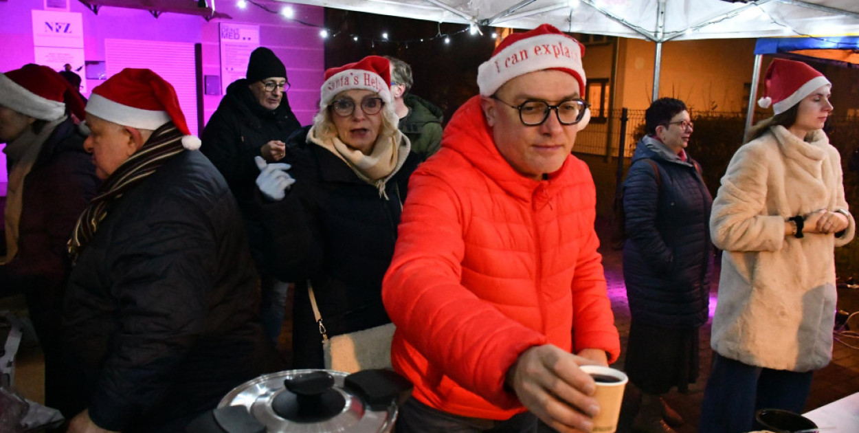 Strojenie choinki w Strzybnicy. Fot. Rafał Biczysko