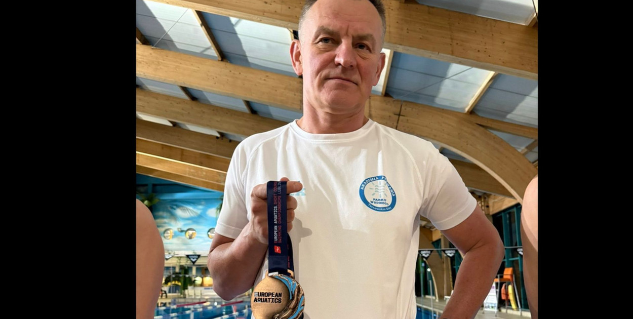 Trener MKS Park Wodny Tarnowskie Góry, Tadeusz Stuchlik wywalczył brązowy medal podczas Mistrzostw Europy Masters w pływaniu. Fot. MKS Park Wodny Tarnowskie Góry