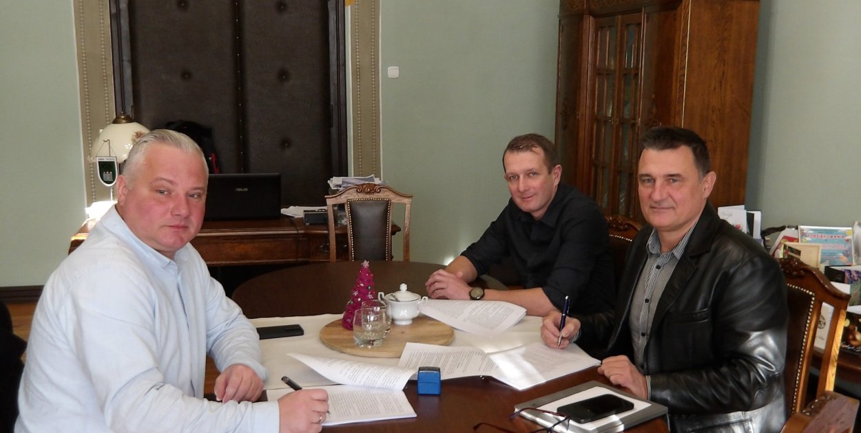 Tworóg podpisał umowę z firmą Tiger-Bud z Rusinowic na stworzenie żłobka. Fot. Archiwum UG Tworóg