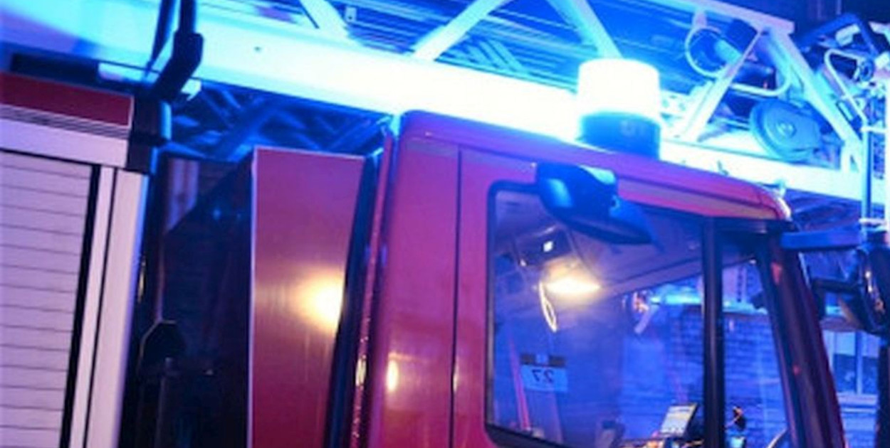 Dzisiaj, po godzinie 1 w nocy, straż pożarna została wezwana do jednego z budynków mieszkalnych przy ulicy Hallera w Tarnowskich Górach. W całym domu był dym. Zdjęcie poglądowe. Fot. Gwarek