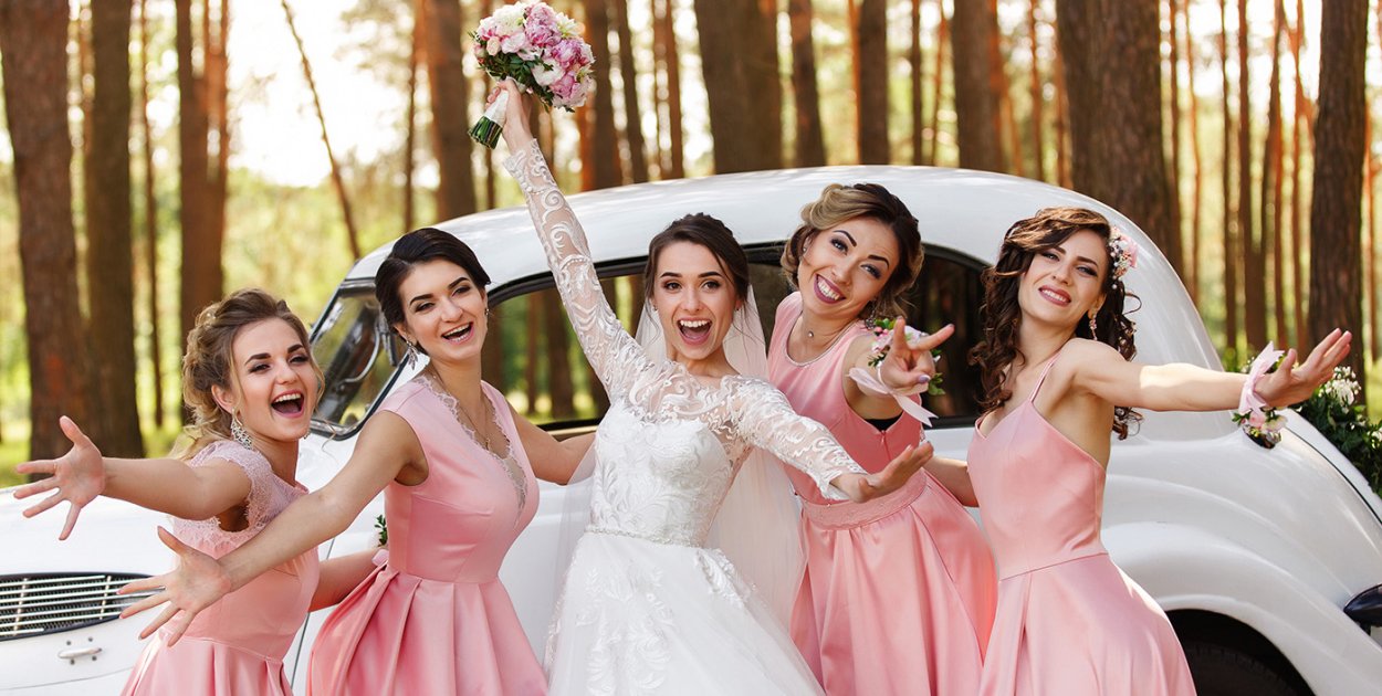 Świadkowa idealna – jak błyszczeć, ale nie przyćmić Panny Młodej? Biżuteryjny savo