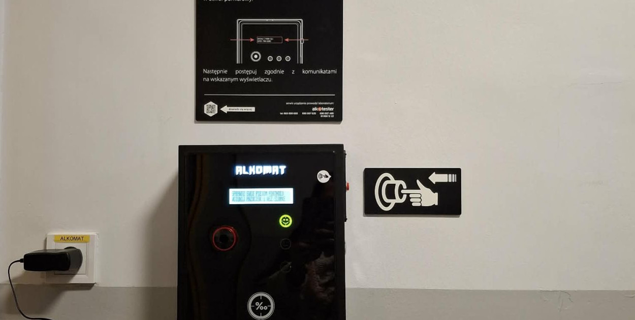 Alkomat w komisariacie policji w Radzionkowie. Fot. Archiwum UM