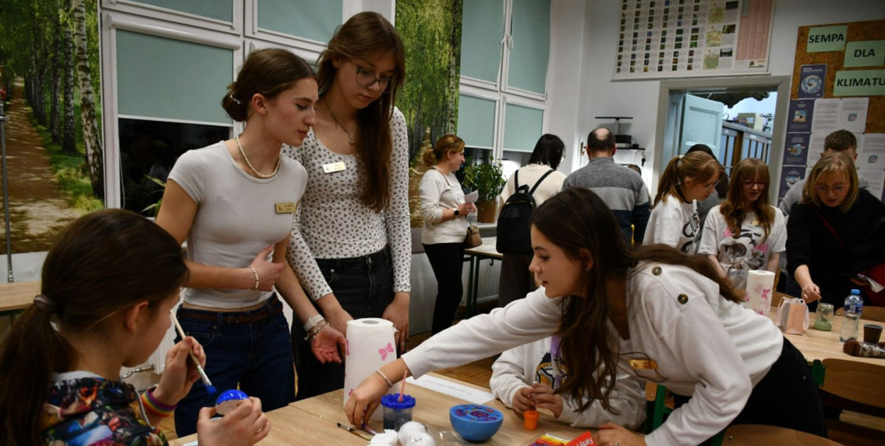 Świąteczne muzykowanie w Staszicu i Noc Naukowców w Sempie. Fot. Archiwum II LO/Gwarek