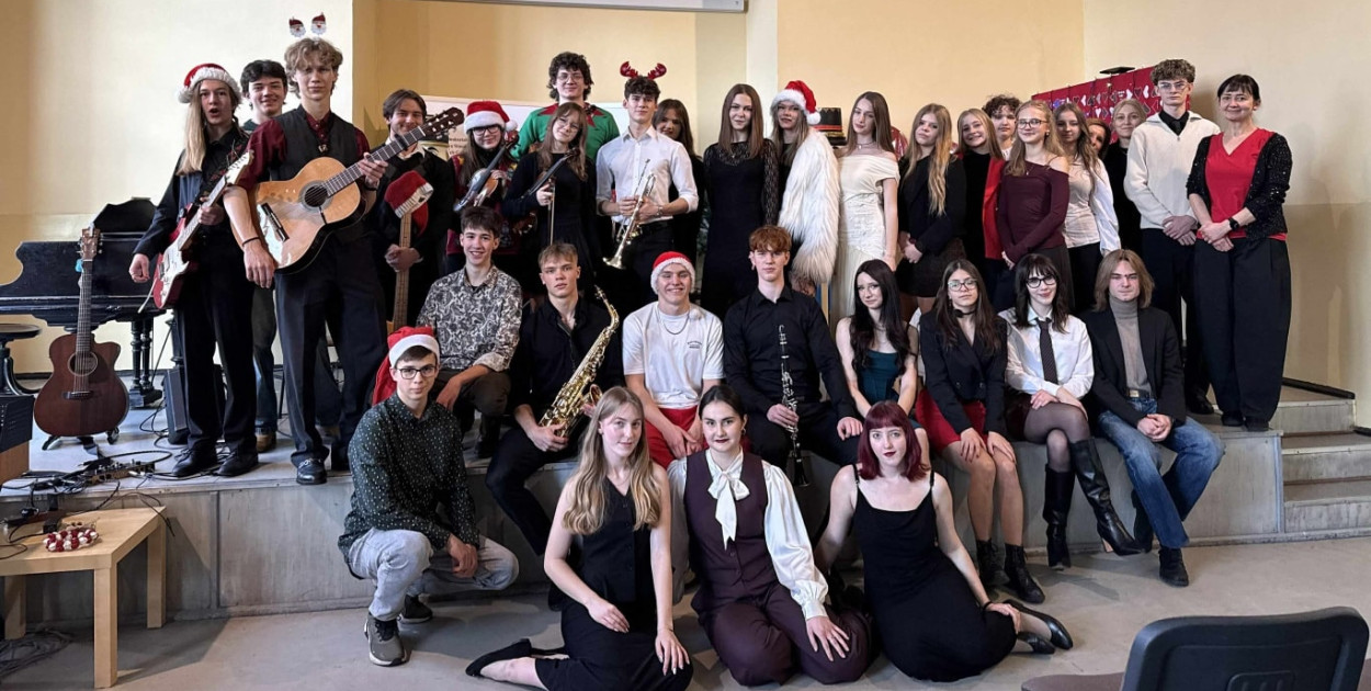 Świąteczne muzykowanie w Staszicu i Noc Naukowców w Sempie. Fot. Archiwum II LO/Gwarek