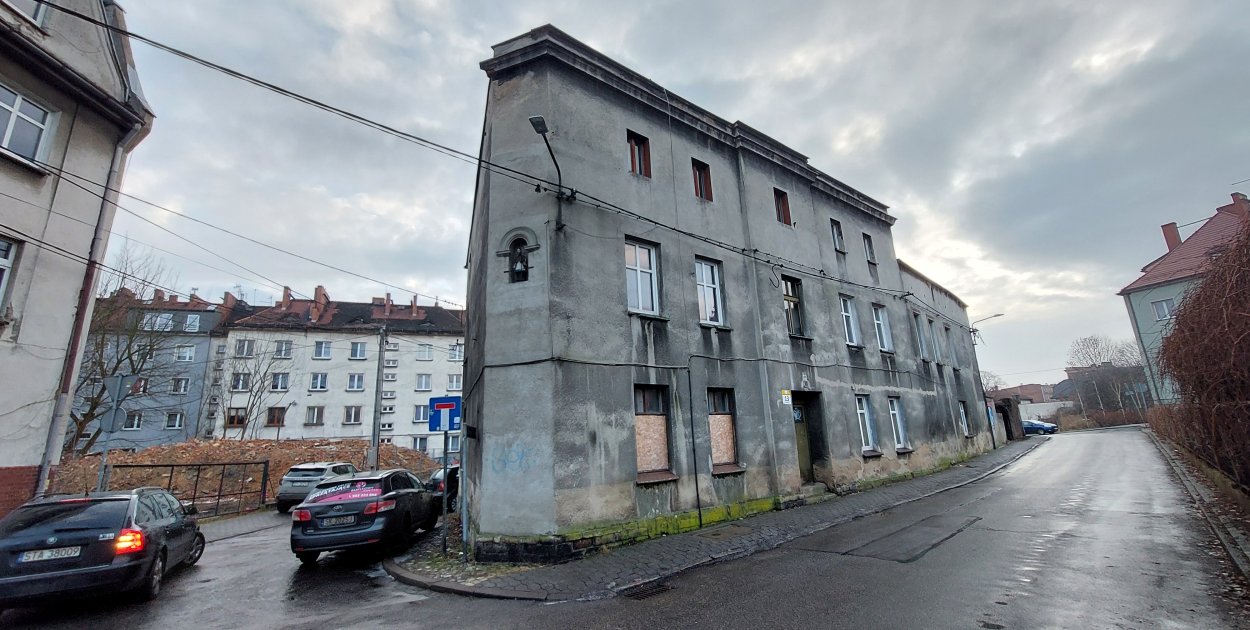 Tarnowskie Góry. Kamienica w centrum na sprzedaż? Zdecyduje rada miejska