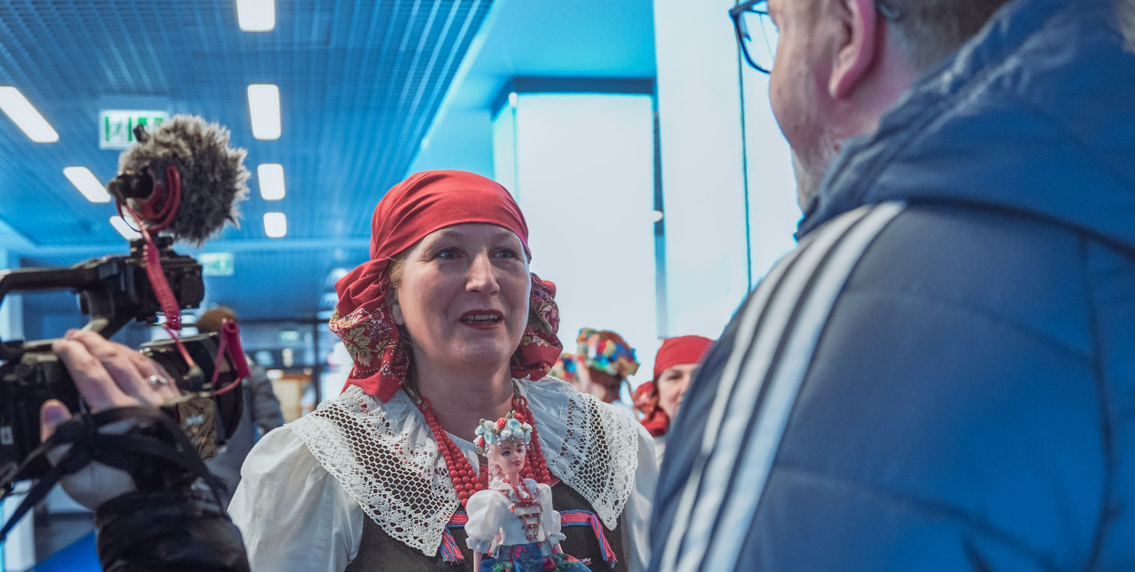 Nasze gospodynie wyprowadziły na boisko piłkarzy Ruchu Chorzów