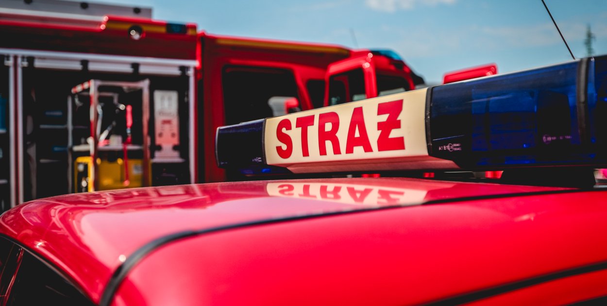 Nakło Śląskie. Dym ze studzienek, interwencja strażaków