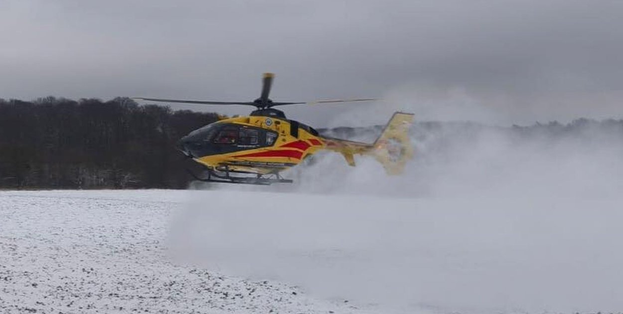 Tarnowskie Góry: Dachowanie samochodu na ul. Pyskowickiej. Lądował LPR