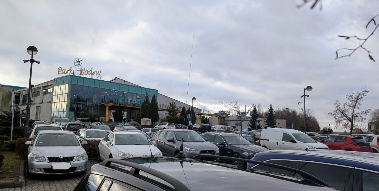 Parkingowa "wojna" pod Parkiem Wodnym. Mandaty sypią się gęsto