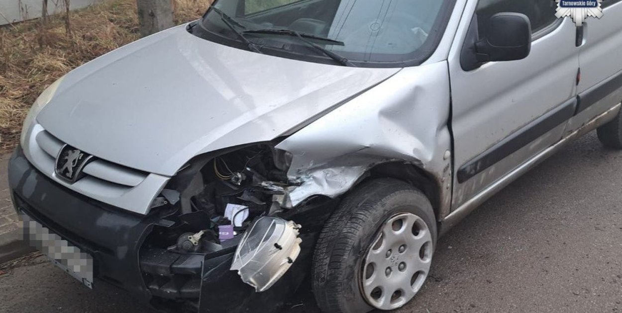 Powiat tarnogórski. Poranna mgła i zderzenie Daewoo z Peugeotem