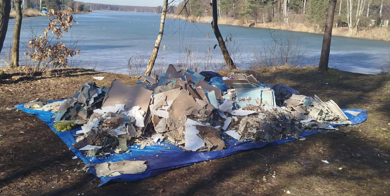 Poszukiwania sprawcy trwają. Może zapłacić sporo kasy