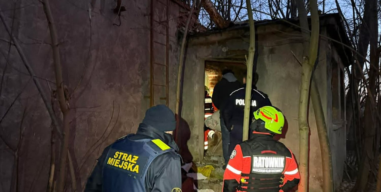 18-latek rozbił Volkswagena, pijacka awantura w Biedronce. Kronika