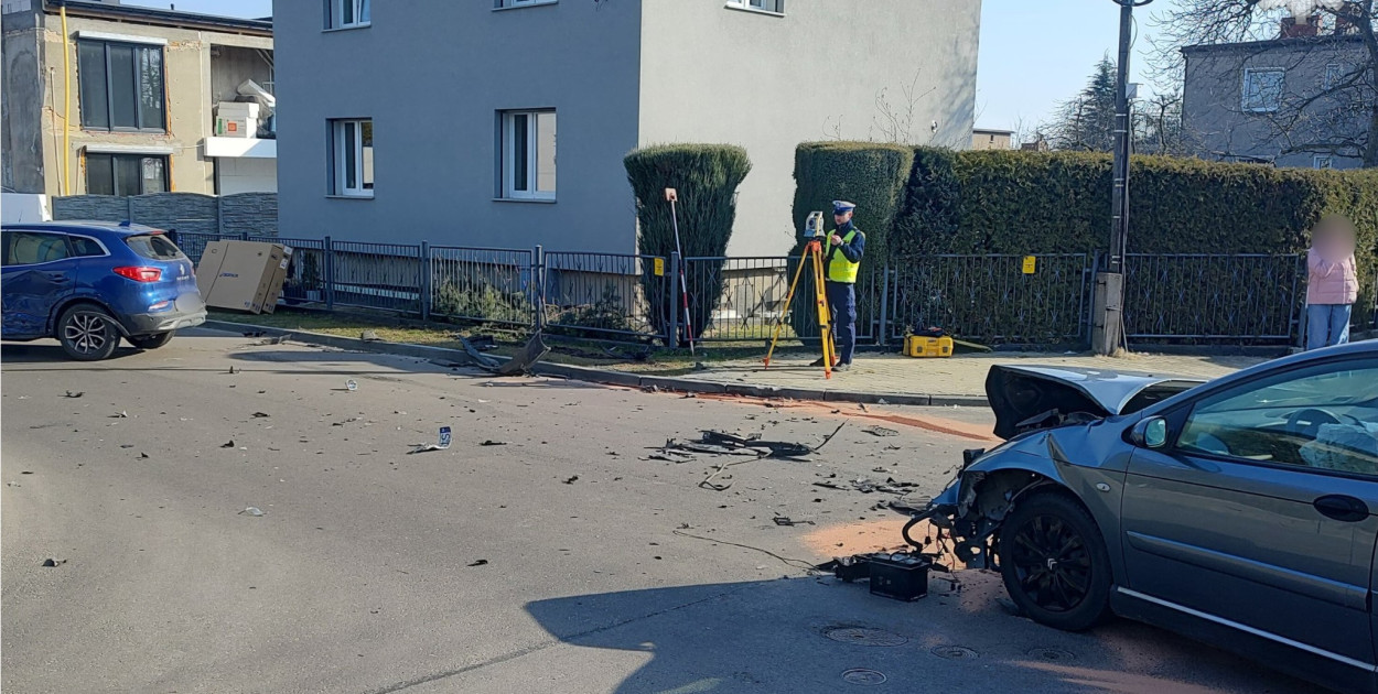 Ranni w szpitalach, niewybuch na polu, młodzi piraci drogowi. Kronika