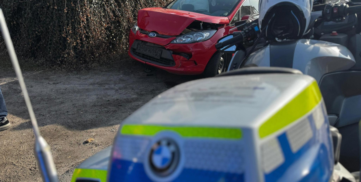 Ranni w szpitalach, niewybuch na polu, młodzi piraci drogowi. Kronika