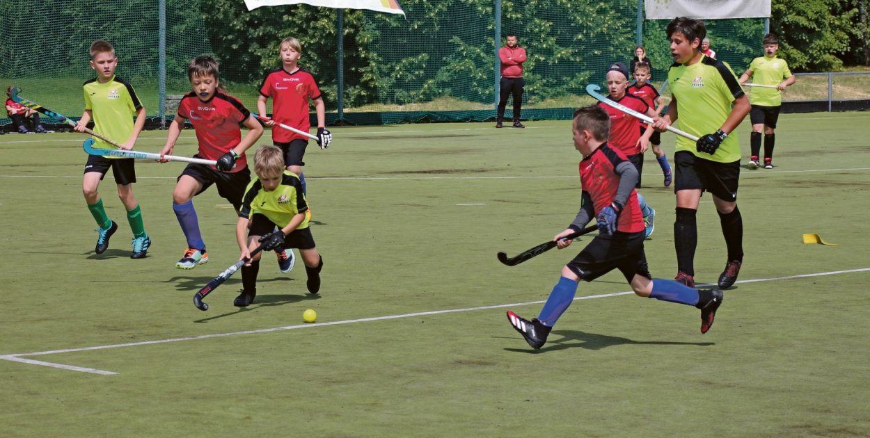 15 firm chce modernizować boisko hokejowe przy SP nr 8 w Tarnowskich Górach