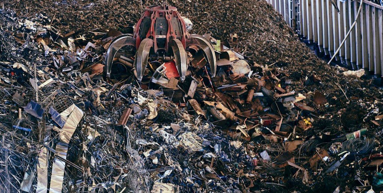 Jakie są rodzaje chwytaków do koparek i czym się różnią?